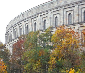 Busausflug zum Nürnberger Reichstagsgebäude